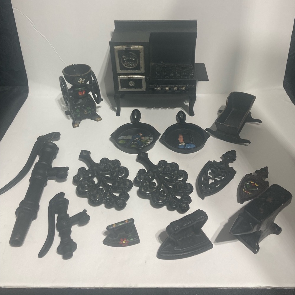 Vintage Mini Cast Iron Lot